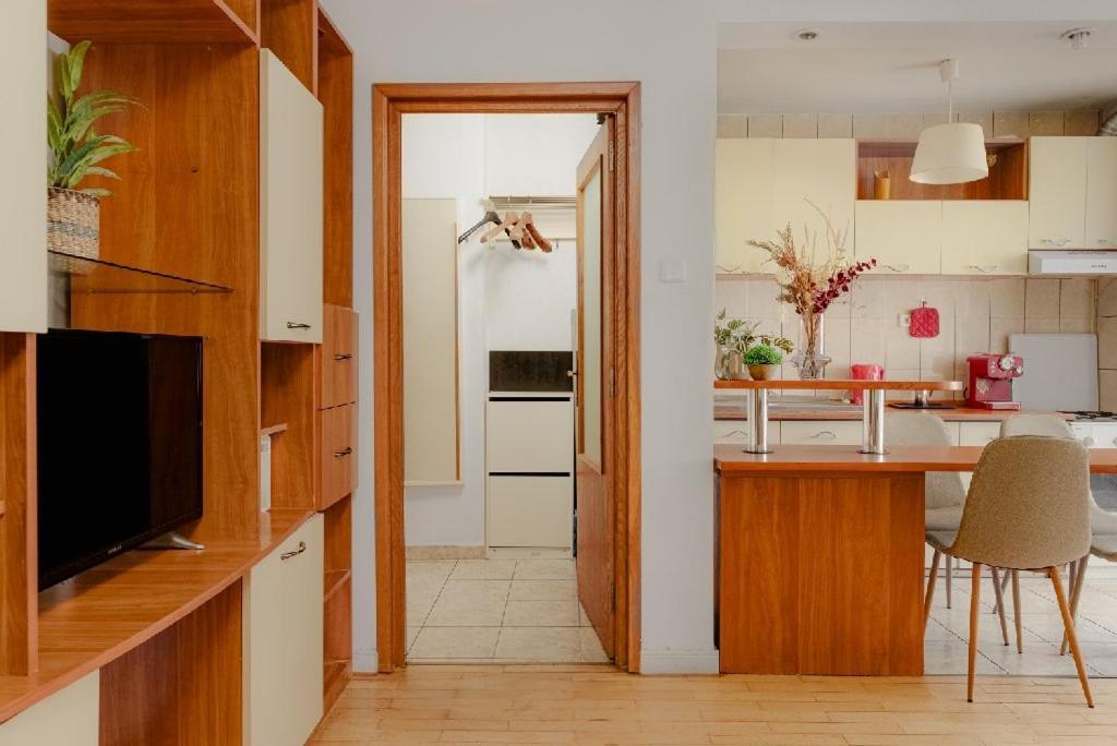 Old Town Chic 1 Bedroom W Self Check In Бухарест Екстер'єр фото